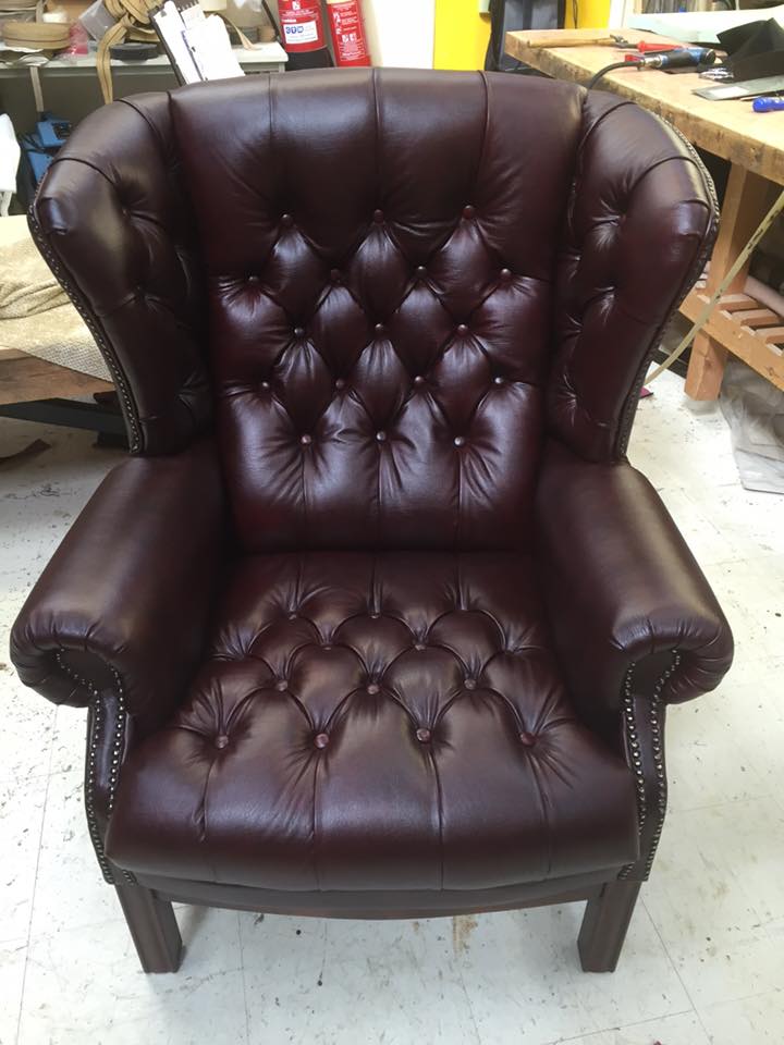 14222181_916564808471129_6831021105790104647_n Leather lounger